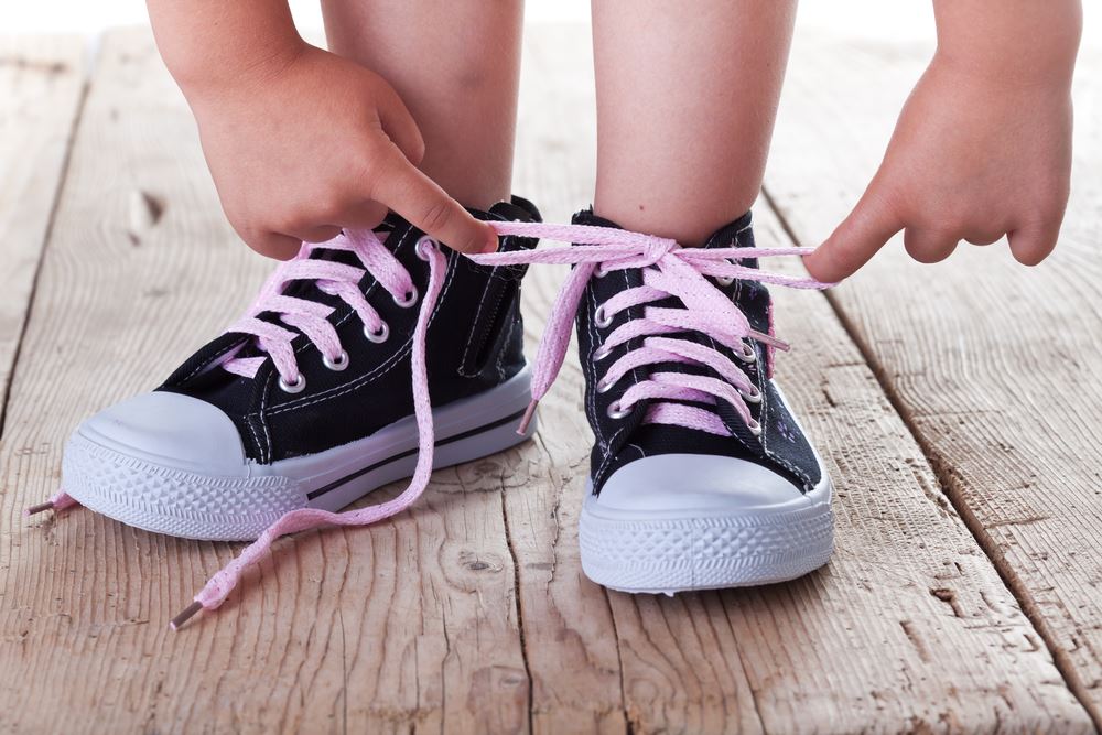 Todos los métodos para enseñar a atarse los cordones