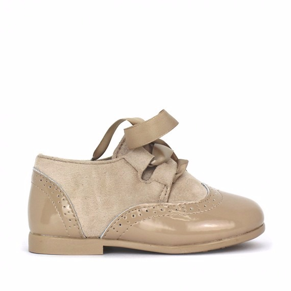 Zapato Ni o camel modelo blucher ingl s Al mejor precio