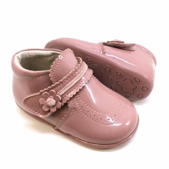 Comprar Botas niña rosa empolvado charol flor. ✓ Muy chulos