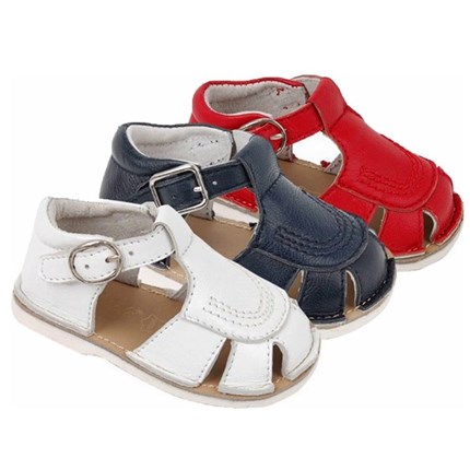 Sandalias bebe ninos baratas fabricadas en piel desde 9.95 euros. Más modelos de zapatos para bebés en tienda online.