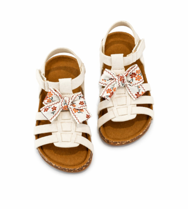 Sandalias niña beige bio | Cómodas, elegantes y perfectas para ceremonia