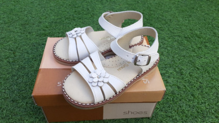 Sandalias Niña Blanca Piel Flor