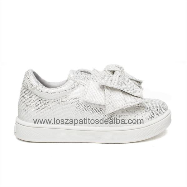 Zapatillas Deportivas baby blanco plateado modelo Lazo
