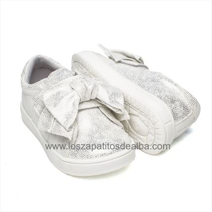 Zapatillas deportivas baby blanco plateado modelo lazo baratas