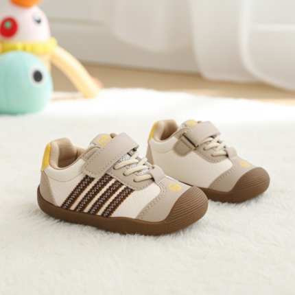 Zapatillas respetuosas bebé beige y marrón | Cómodas, flexibles y perfectas para sus primeros pasos